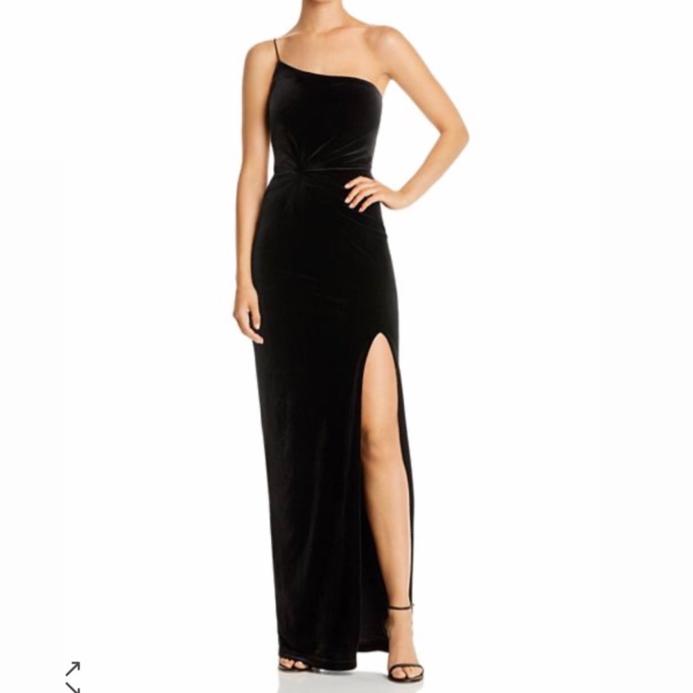Nookie One Shoulder Velvet Black Gown